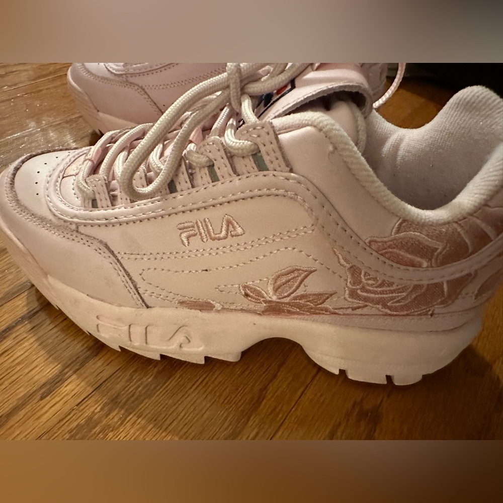 Fila Disruptor II Embroidery Light Pink Floral Women’s Size 6.5